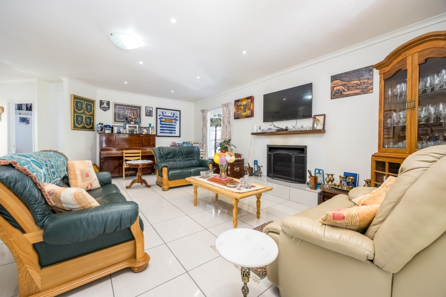 3 Bedroom Property for Sale in Zevenwacht Farm Village Western Cape